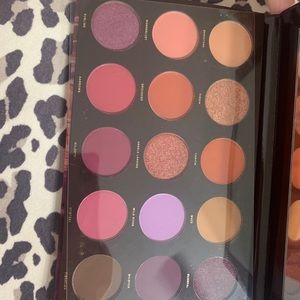 Eyeshadow palette